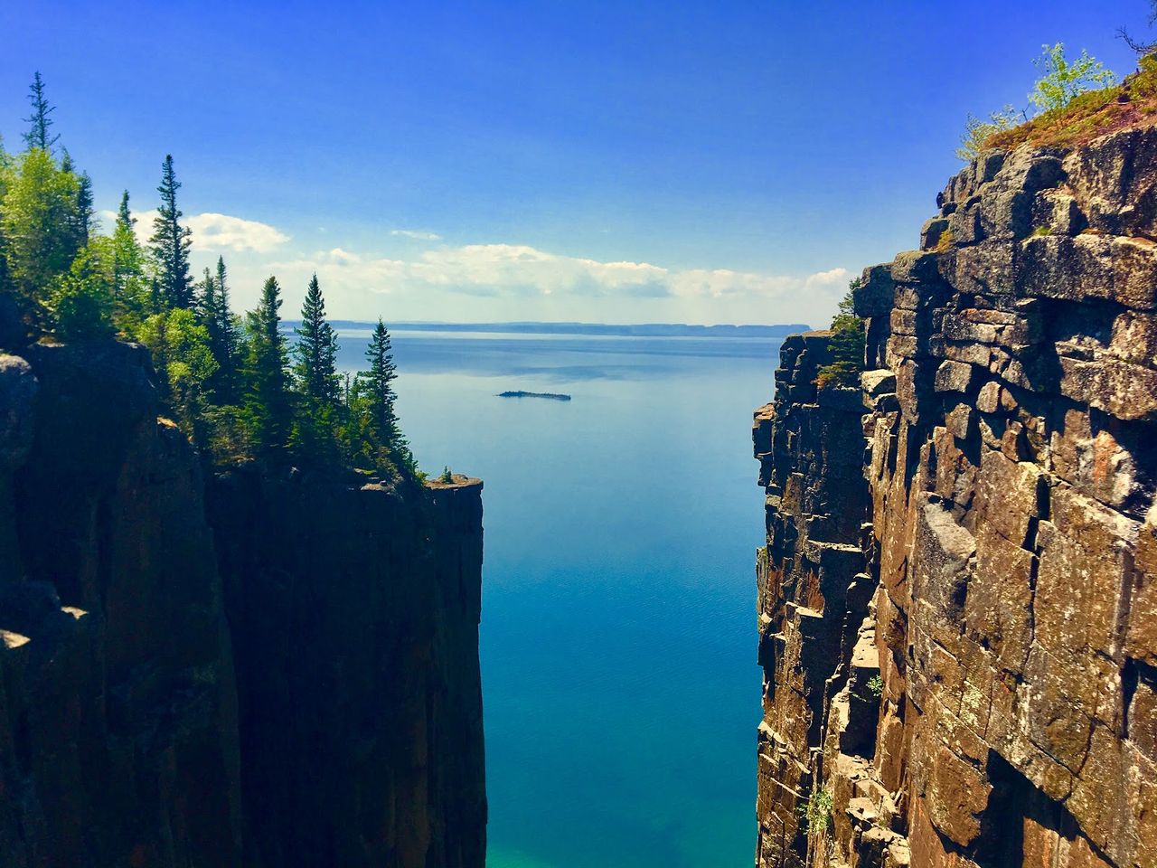 Tall cliffs above Lake Superior near Thunder Bay